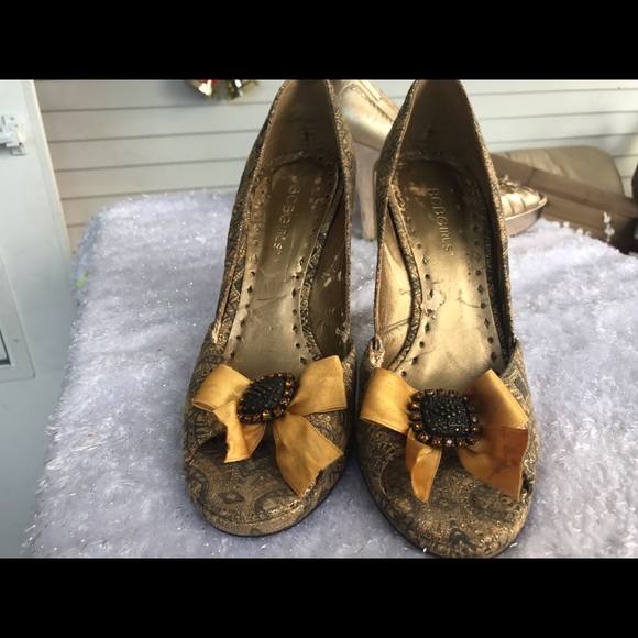 Women’s Heals - Picture 2 of 7